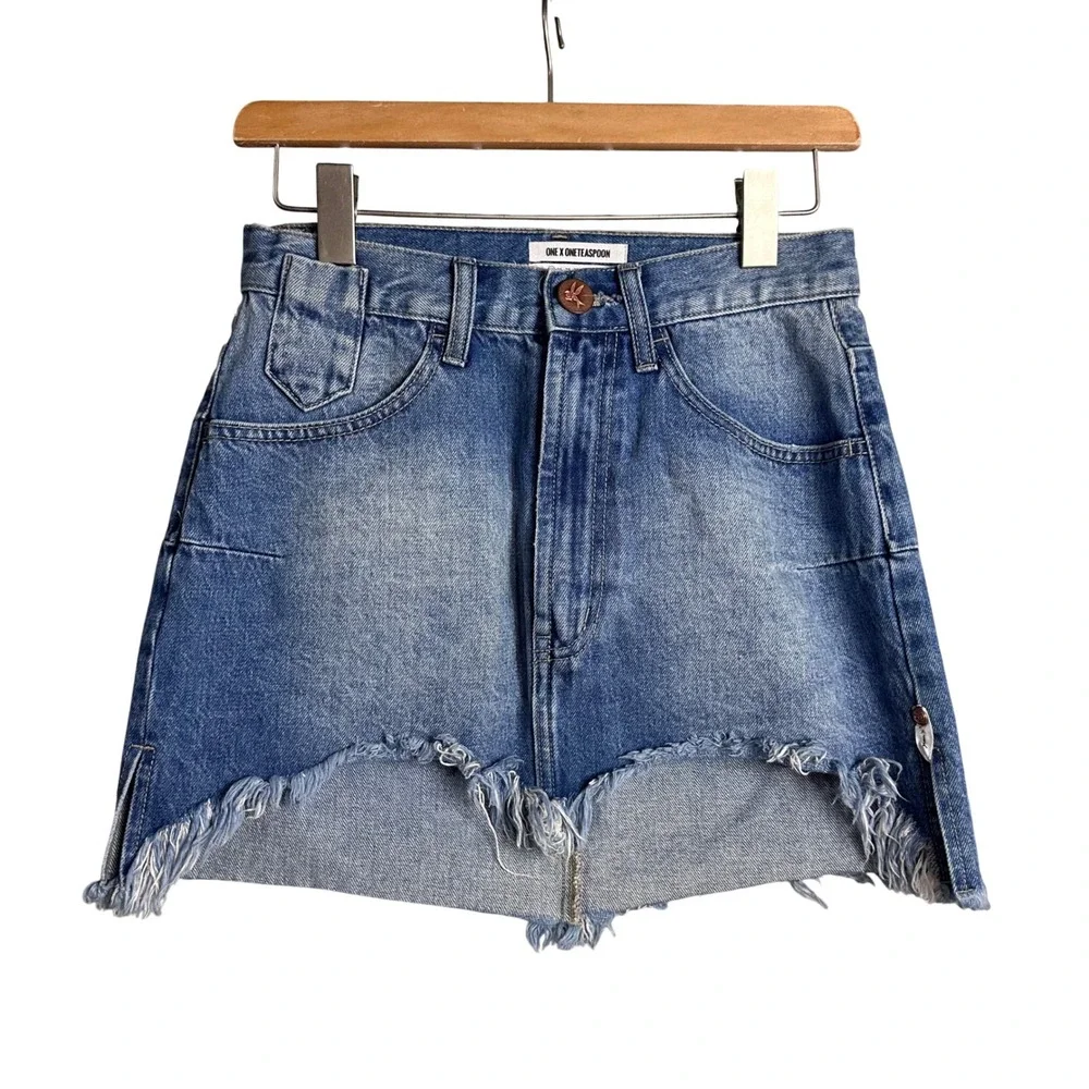 One x OneTeaspoon Vanguard Blue Denim Mini Skirt Mid Waist Frayed‎ Hem Size 24